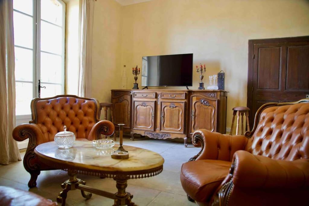 Chambres D'Hotes B&B - Chateau De Sienne Proche Avignon Orange Piscine Riviere Chusclan Buitenkant foto